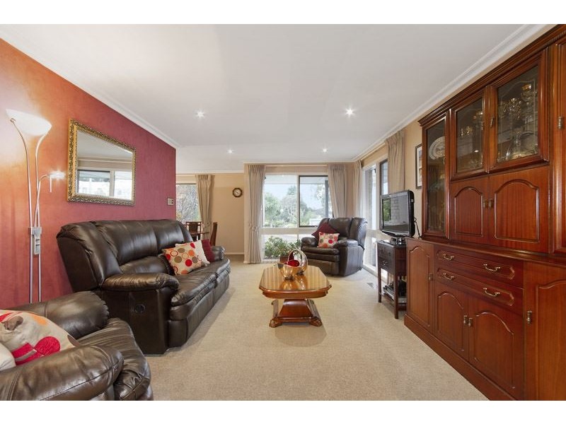 10 Leamington Crescent, Glen Waverley VIC 3150