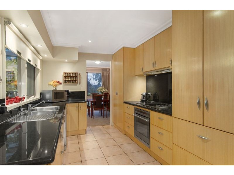 10 Leamington Crescent, Glen Waverley VIC 3150