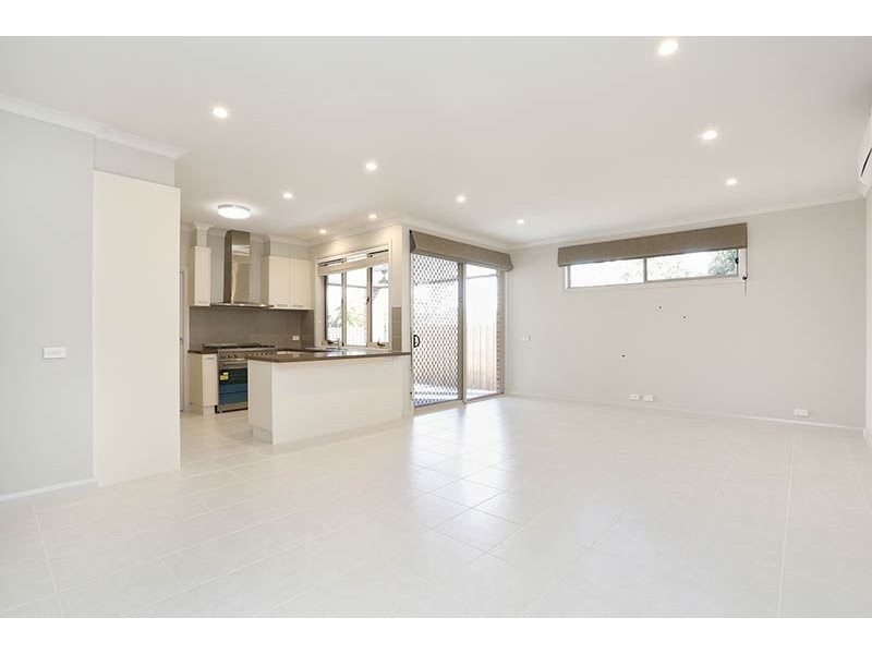 2/22 Avondale Grove, Mount Waverley VIC 3149