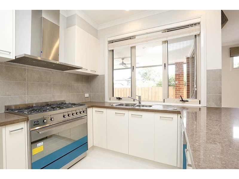 2/22 Avondale Grove, Mount Waverley VIC 3149