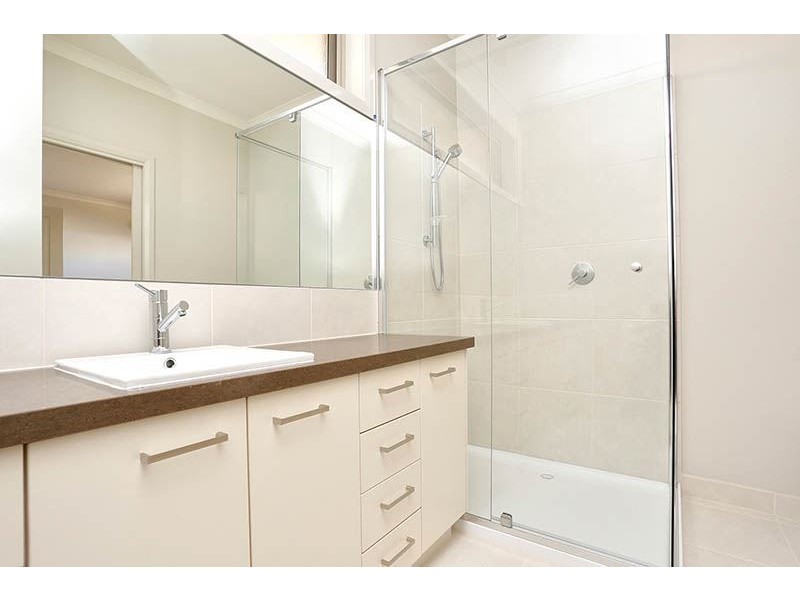 2/22 Avondale Grove, Mount Waverley VIC 3149