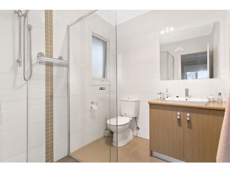 2/28 Jordan Grove, Glen Waverley VIC 3150