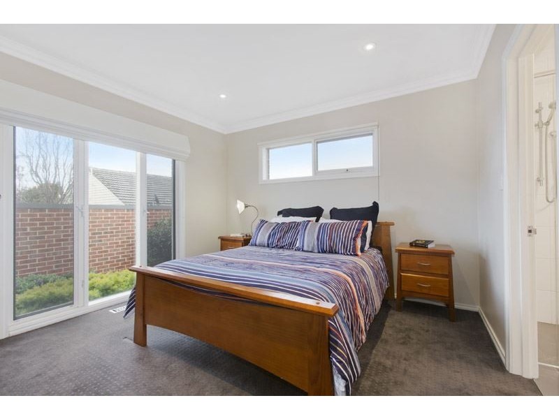 2/28 Jordan Grove, Glen Waverley VIC 3150