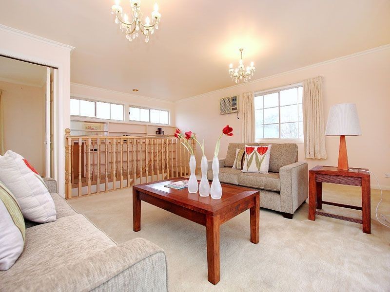 1 Hollygreen Drive, Wheelers Hill VIC 3150