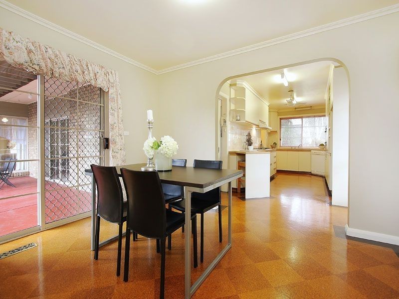 1 Hollygreen Drive, Wheelers Hill VIC 3150