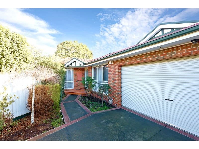 2/3 Hinkler road, Glen Waverley VIC 3150
