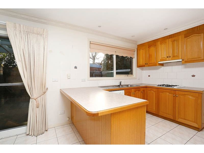 2/3 Hinkler road, Glen Waverley VIC 3150