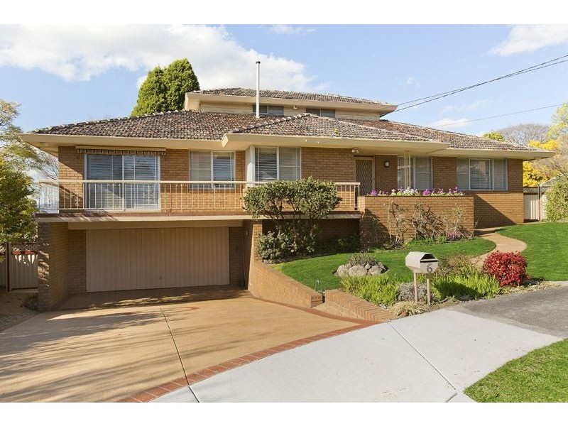 6 Valley View Court, Glen Waverley VIC 3150