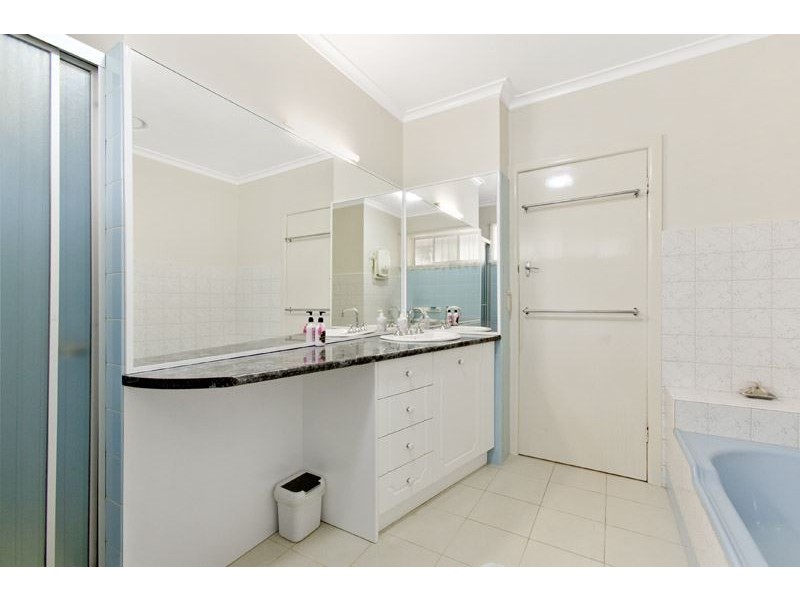 6 Valley View Court, Glen Waverley VIC 3150