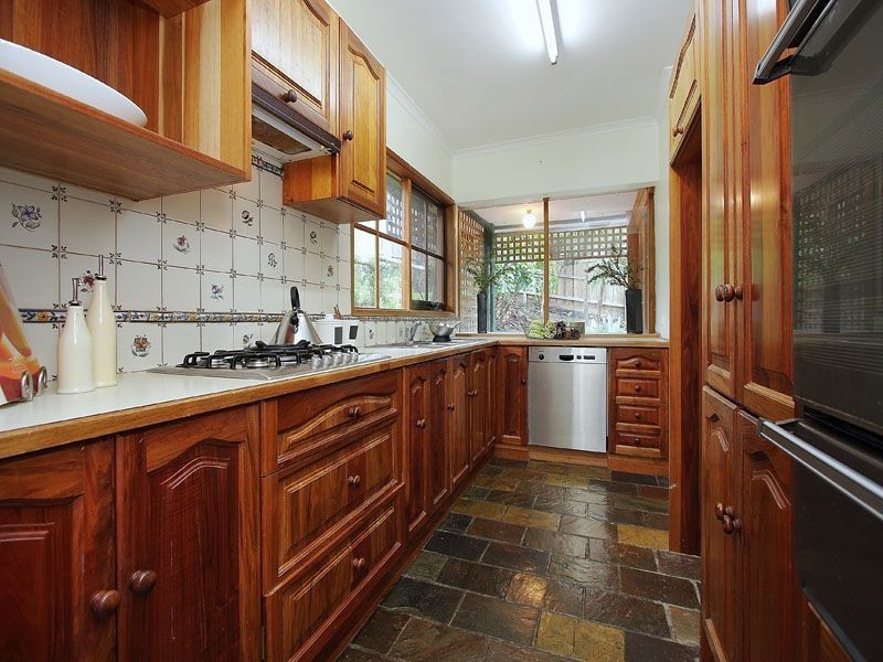 25 Grantley Drive, Glen Waverley VIC 3150