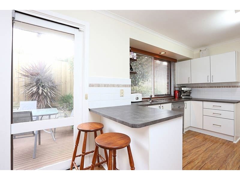 2/25 Russell Crescent, Mount Waverley VIC 3149