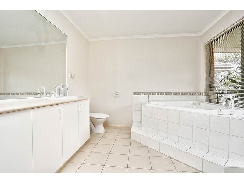 33 Morawa Drive, Mulgrave VIC 3170