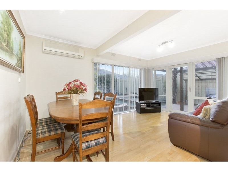 135 Watsons Road, Glen Waverley VIC 3150
