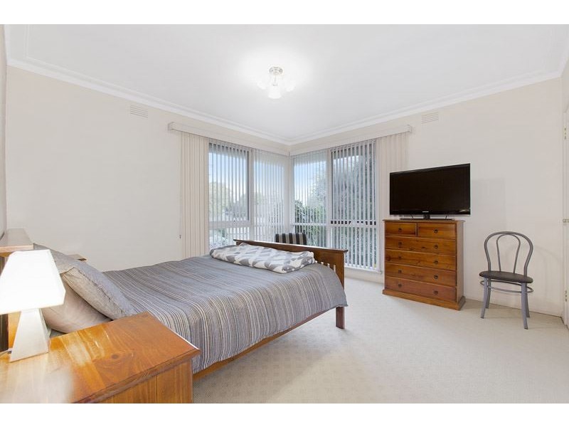 135 Watsons Road, Glen Waverley VIC 3150