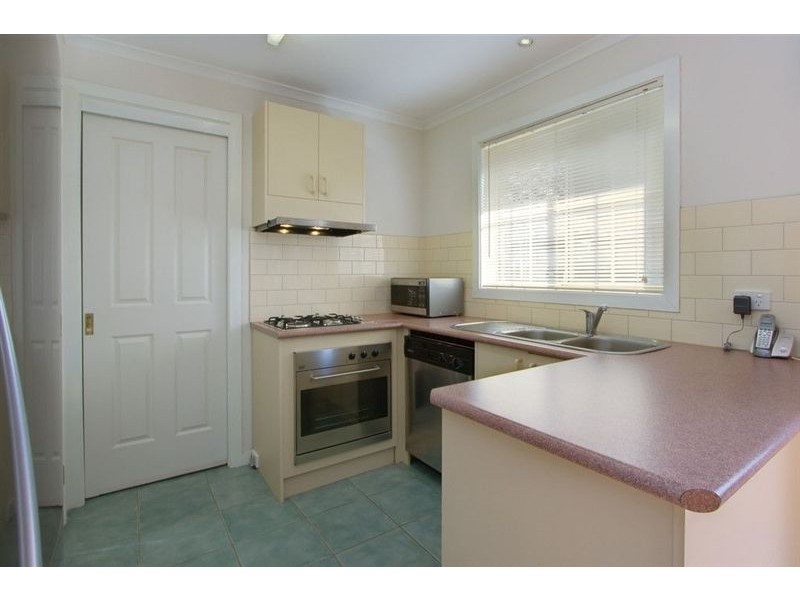 1/33 Kauri Grove, Glen Waverley VIC 3150