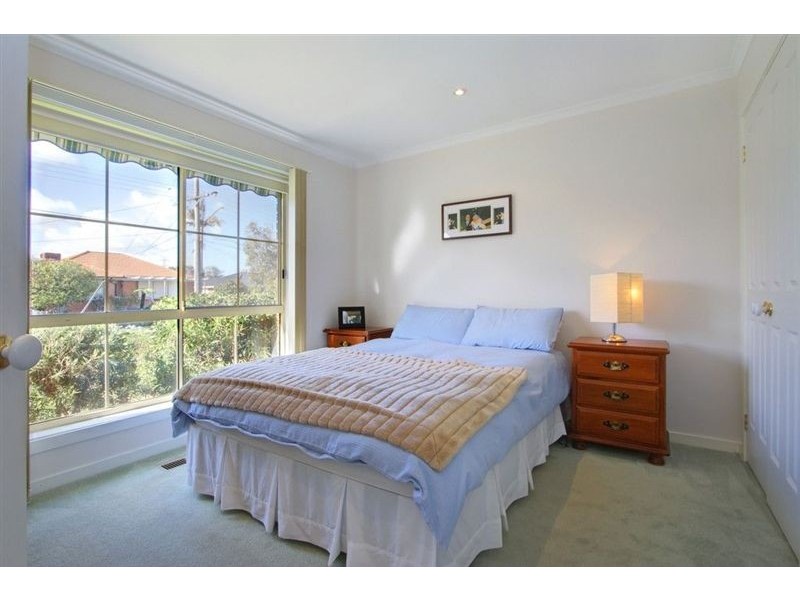 1/33 Kauri Grove, Glen Waverley VIC 3150
