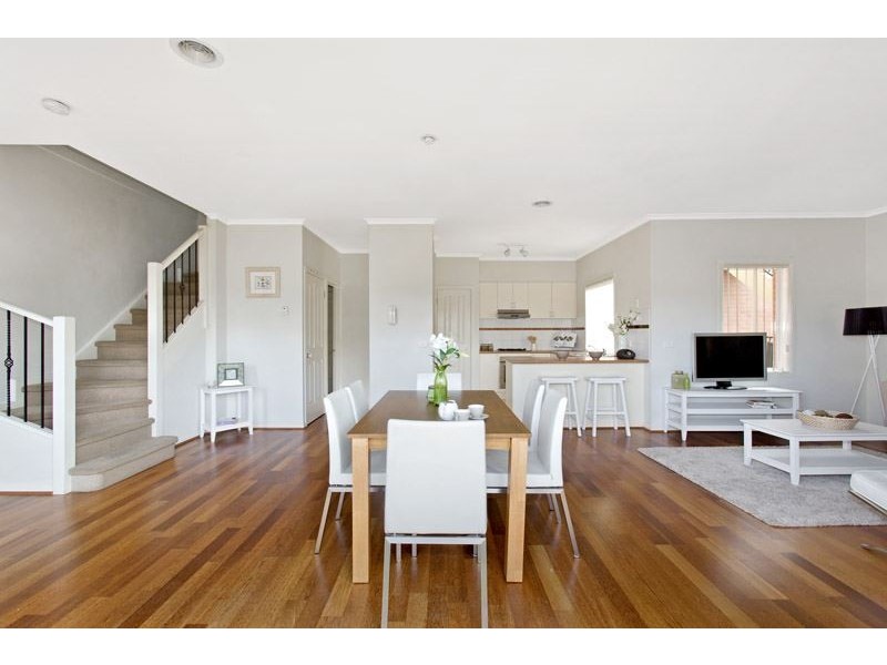 1/22 Tulloch Grove, Glen Waverley VIC 3150