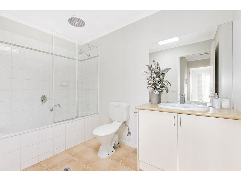 1/22 Tulloch Grove, Glen Waverley VIC 3150