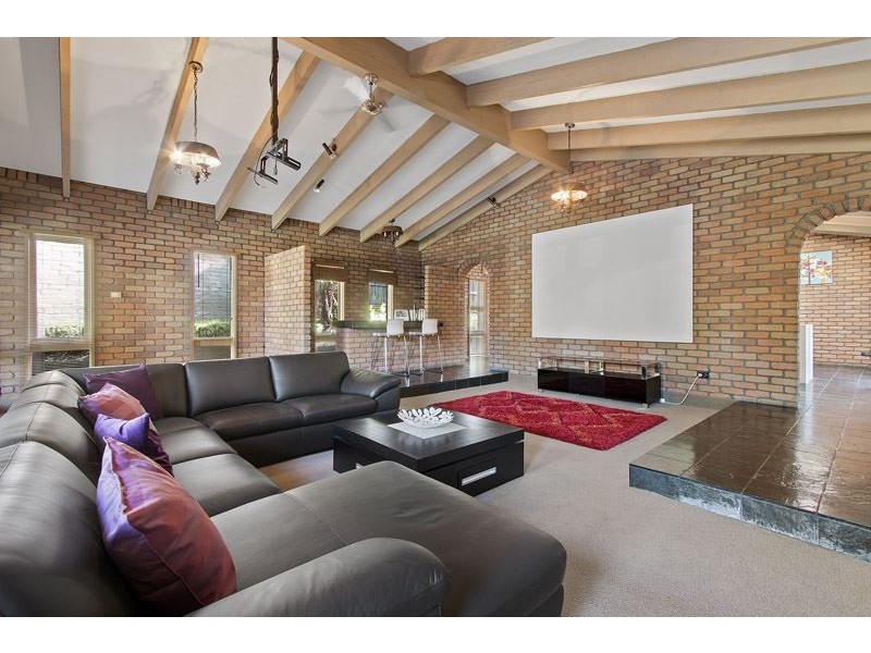 897 Waverley Road, Glen Waverley VIC 3150