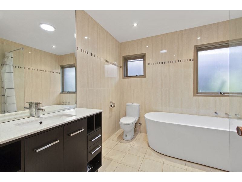 897 Waverley Road, Glen Waverley VIC 3150