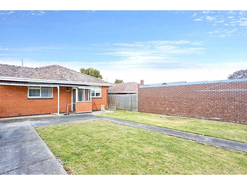 11 Southdown Avenue, Glen Waverley VIC 3150