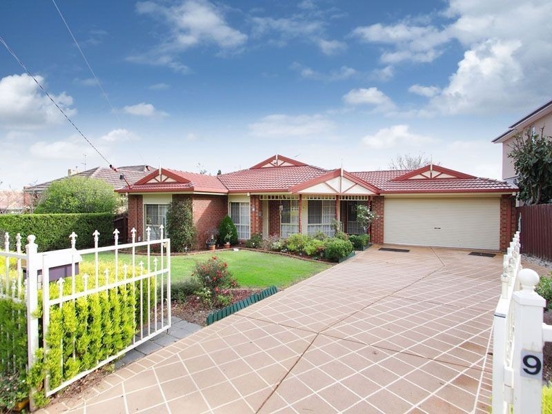 9 Watsons Road, Glen Waverley VIC 3150