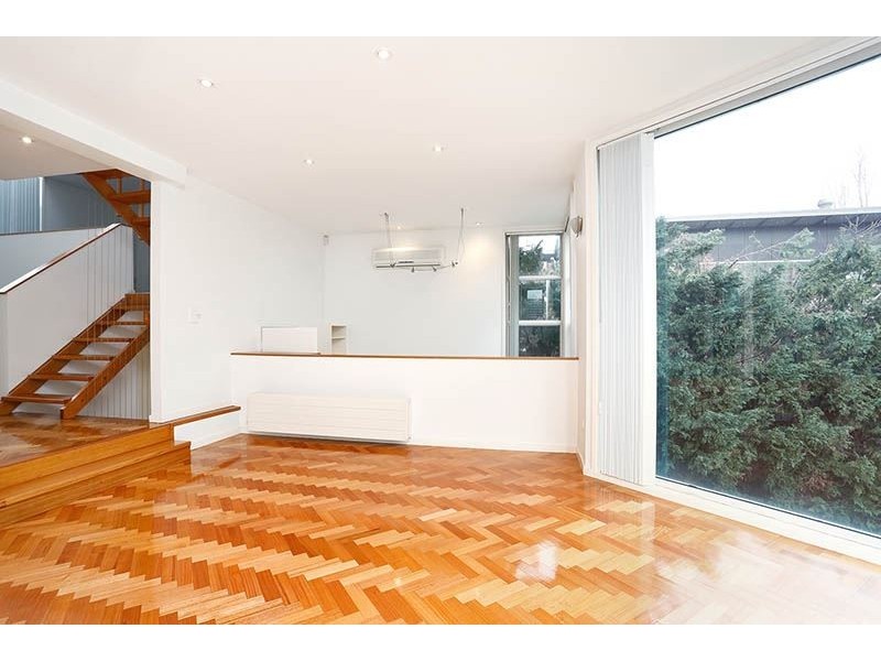 94 Oakpark Drive, Chadstone VIC 3148