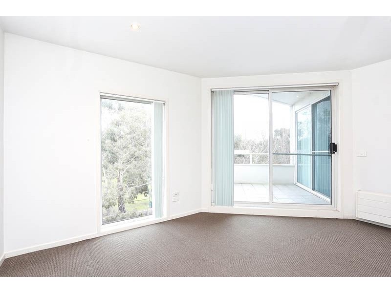 94 Oakpark Drive, Chadstone VIC 3148