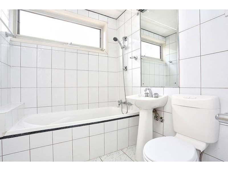 94 Oakpark Drive, Chadstone VIC 3148