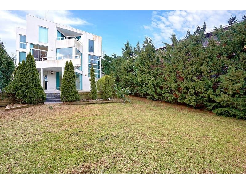 94 Oakpark Drive, Chadstone VIC 3148