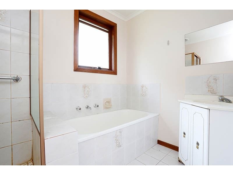 2/6 Melaleuca Drive, Glen Waverley VIC 3150