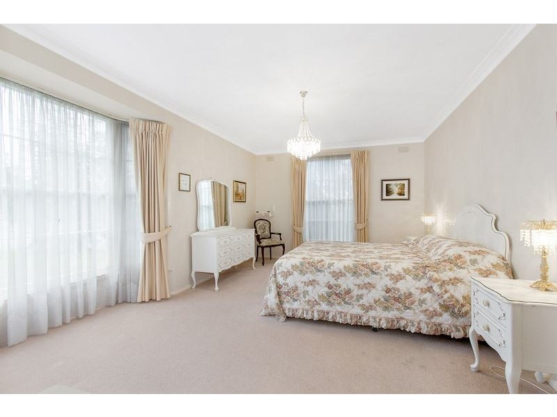 1 Reo Court, Glen Waverley VIC 3150