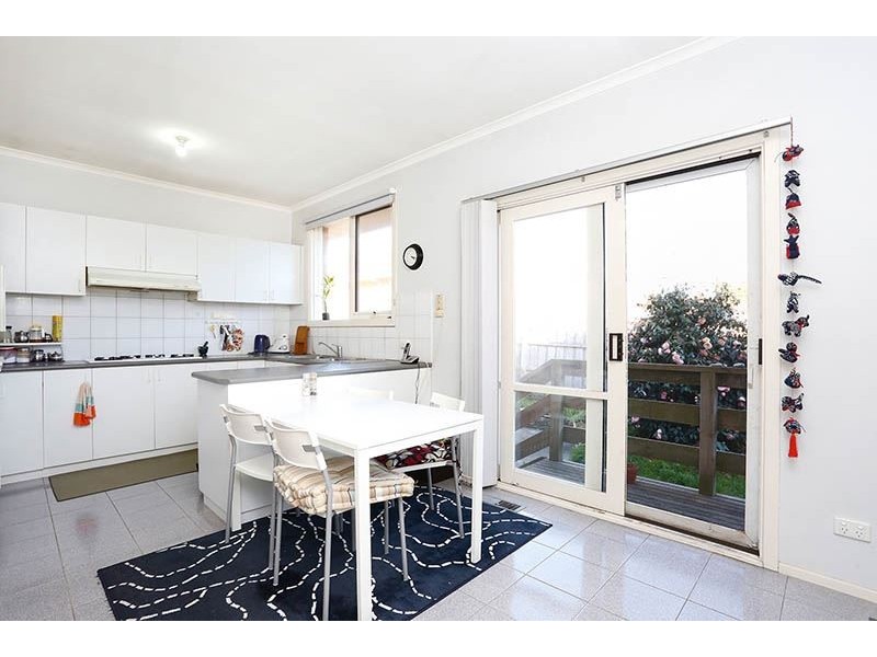 2/9 Woodstock Road, Mount Waverley VIC 3149