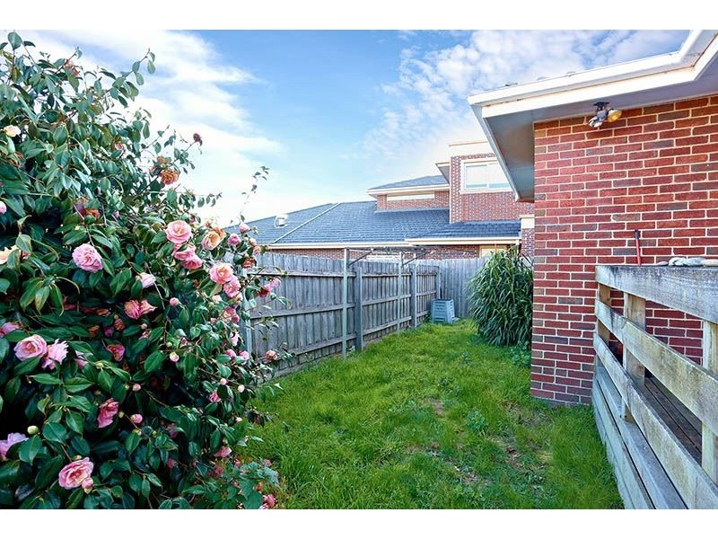 2/9 Woodstock Road, Mount Waverley VIC 3149