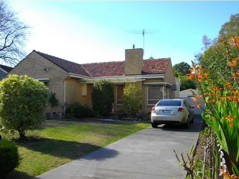 70 Lincoln Avenue, Glen Waverley VIC 3150
