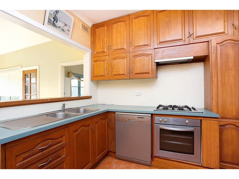 13 Harrisons St, Mitcham VIC 3132