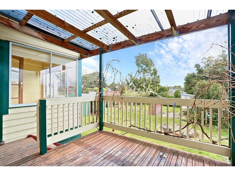 13 Harrisons St, Mitcham VIC 3132