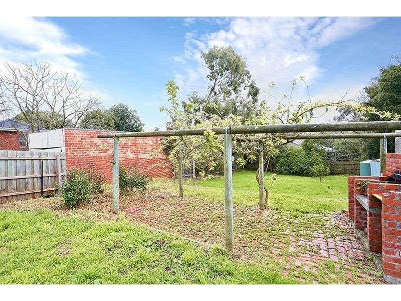 13 Harrisons St, Mitcham VIC 3132