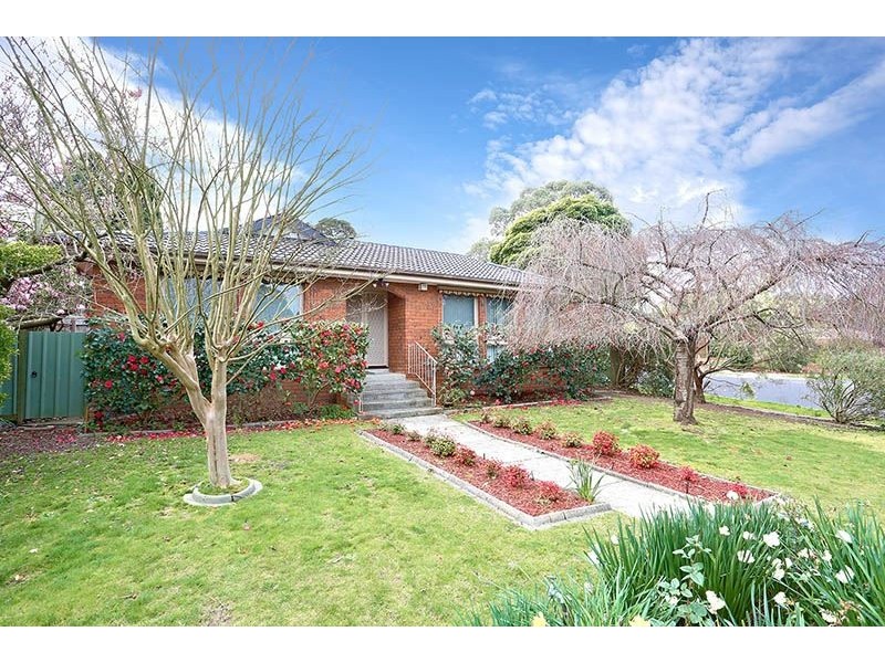 2 Burlington Crescent, Wantirna VIC 3152