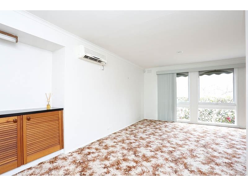 2 Burlington Crescent, Wantirna VIC 3152