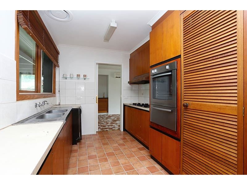 2 Burlington Crescent, Wantirna VIC 3152