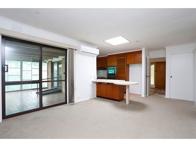 2 Burlington Crescent, Wantirna VIC 3152