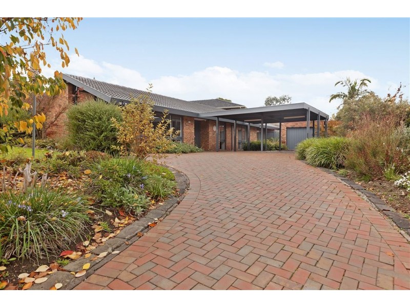 2 Trafford Court, Wheelers Hill VIC 3150