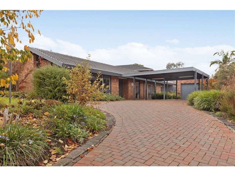 2 Trafford Court, Wheelers Hill VIC 3150