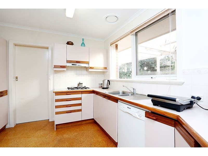 19 Gaynor Crescent, Glen Waverley VIC 3150