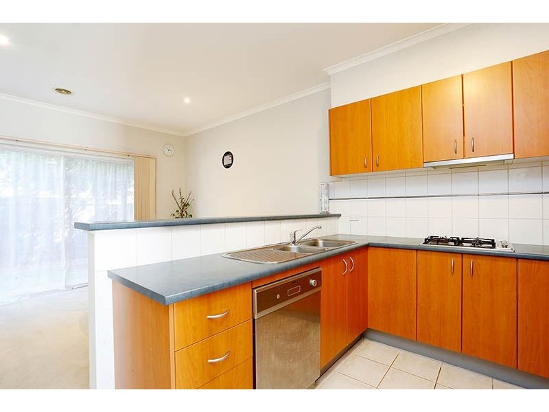 17 Larkspur Cct, Glen Waverley VIC 3150