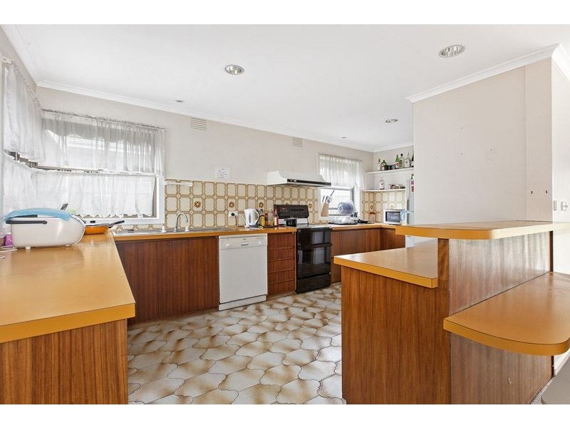 18 Myrtle Street, Glen Waverley VIC 3150