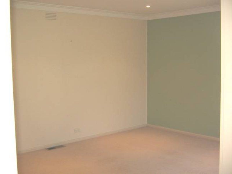 16 Arianne Ave, Glen Waverley VIC 3150