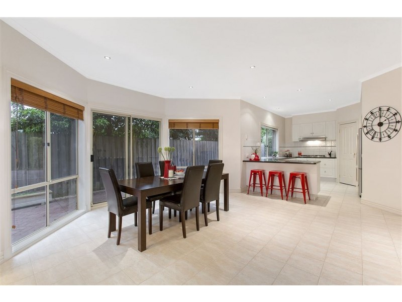 9 Peartree Way, Glen Waverley VIC 3150