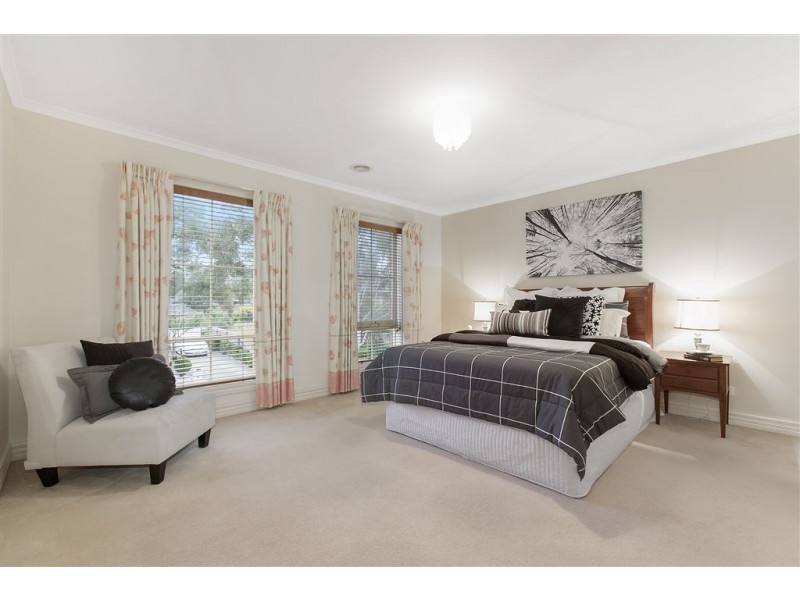 9 Peartree Way, Glen Waverley VIC 3150